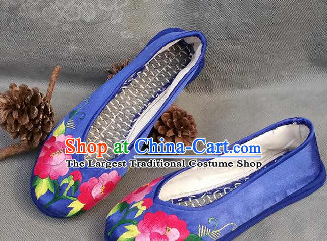 Handmade China National Woman Dance Cloth Shoes Yunnan Ethnic Blue Satin Shoes Embroidered Peony Shoes