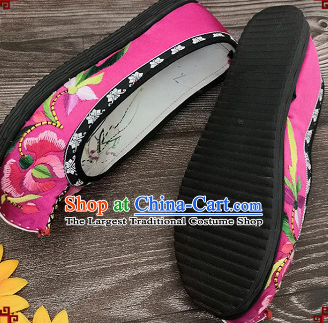 Handmade China Yunnan Ethnic Dance Shoes Embroidered Rosy Satin Shoes National Woman Cloth Shoes