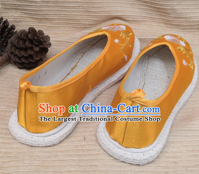 Handmade China Embroidered Yellow Satin Shoes National Woman Strong Cloth Shoes Yunnan Ethnic Dance Shoes