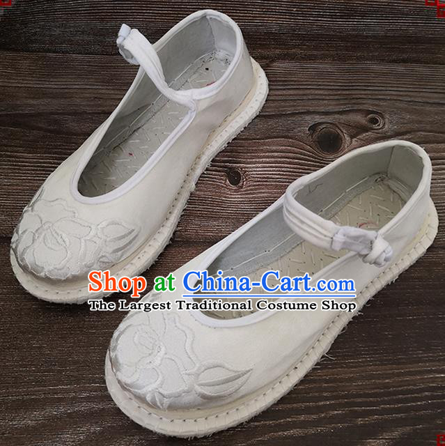 China National Woman White Satin Shoes Yunnan Embroidered Shoes Wedding Bride Shoes Handmade Ethnic Dance Shoes