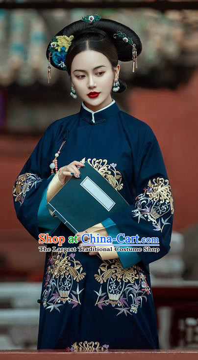 China Qing Dynasty Imperial Consort Historical Clothing Ancient Manchu Woman Navy Dress Traditional Court Garments and Headpieces