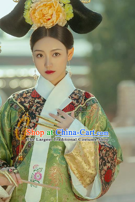 China Traditional Qing Dynasty Manchu Woman Historical Garment Costume Ancient Imperial Consort Green Dress Clothing