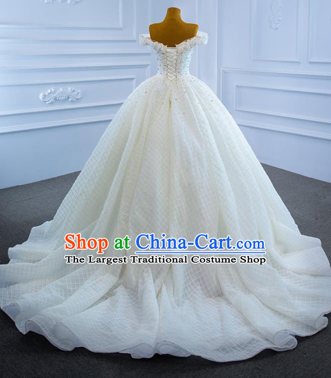 Custom Bride Vintage Embroidery Pearls Full Dress Catwalks Costume Compere Stage Clothing Luxury White Trailing Wedding Dress Marriage Ceremony Formal Garment