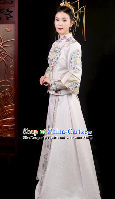 China Traditional Wedding Garment Costumes Bride Beige Dress Outfits Embroidery Xiuhe Suits Custom Bridal Attire Clothing