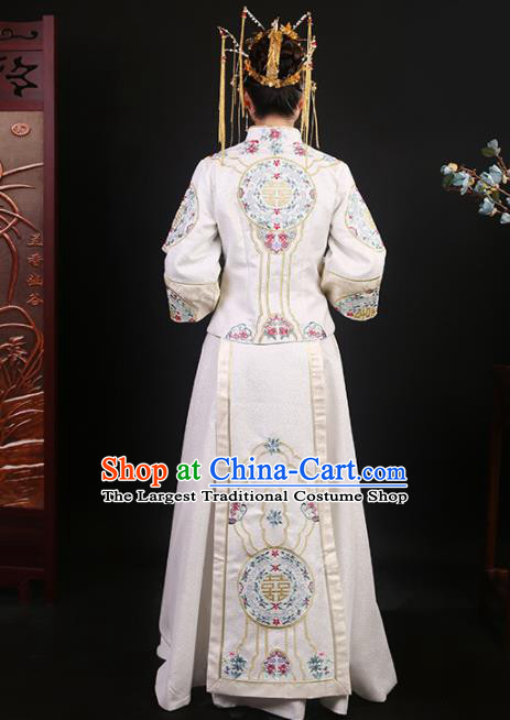 China Traditional Wedding Garment Costumes Bride Beige Dress Outfits Embroidery Xiuhe Suits Custom Bridal Attire Clothing