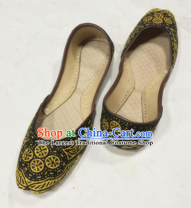 Handmade Indian Female Shoes Asian Wedding Bride Shoes India Folk Dance Shoes Black Embroidered Shoes