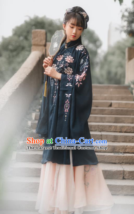 China Ancient Royal Princess Garment Costumes Ming Dynasty Patrician Lady Clothing Traditional Court Beauty Hanfu Dress