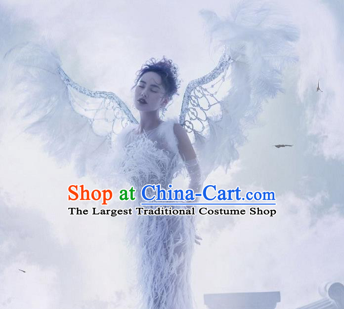 Custom Stage Show Prop Accessories Christmas Performance Deluxe White Feather Wings Miami Catwalks Back Decorations Halloween Cosplay Angel Wing