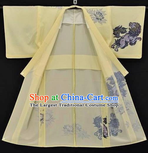 Japan Classical Lion Pattern Yukata Robe Male Garment Costume Traditional Warrior Yellow Silk Kimono Clothing