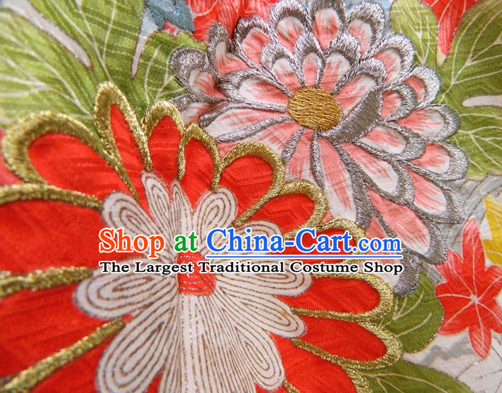 Japanese Classical Chrysanthemum Peony Pattern White Silk Yukata Dress Traditional Court Furisode Kimono Clothing Young Woman Garment Costume
