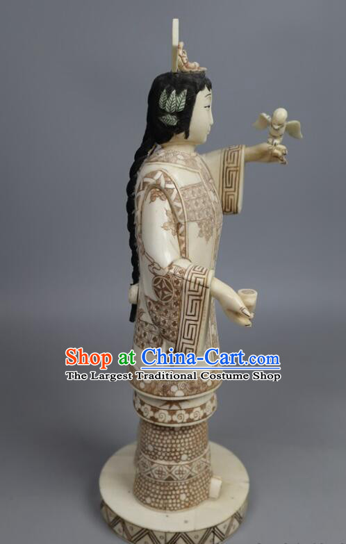 Chinese Qing Dynasty Palace Lady Statue Handmade Ox Bone Handicraft Sculpture