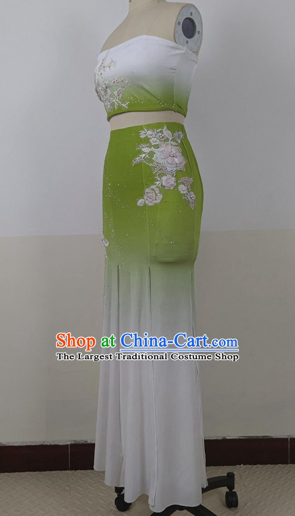 Chinese Yunnan Peacock Dance Costume Women Group Dance Green Dress Taoli Cup Dai Nationality Dance Clothing
