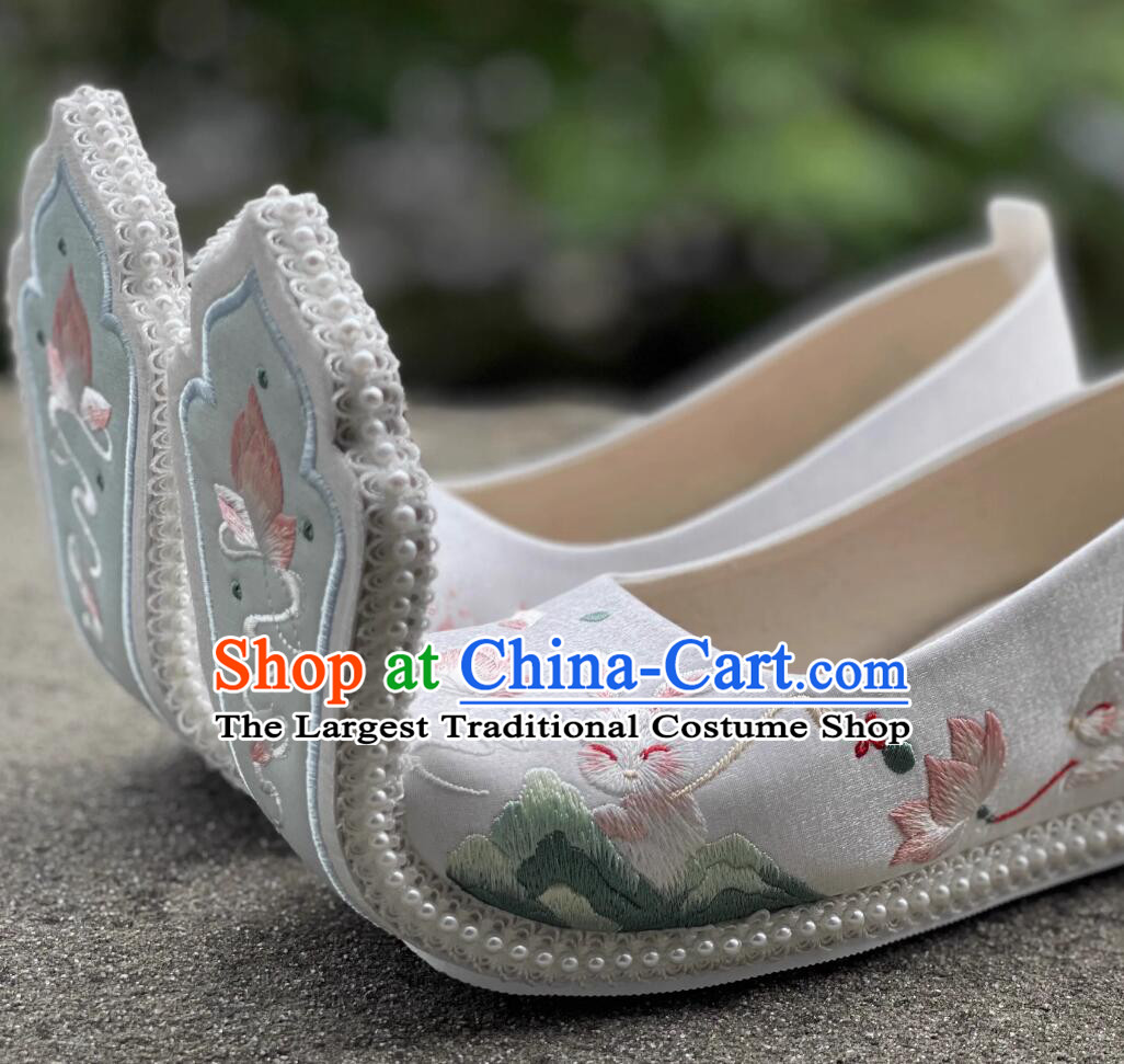 China Traditional White Hanfu Shoes Embroidered Lotus Rabbit Shoes Ancient Princess Shoes Han Dynasty Women Shoes
