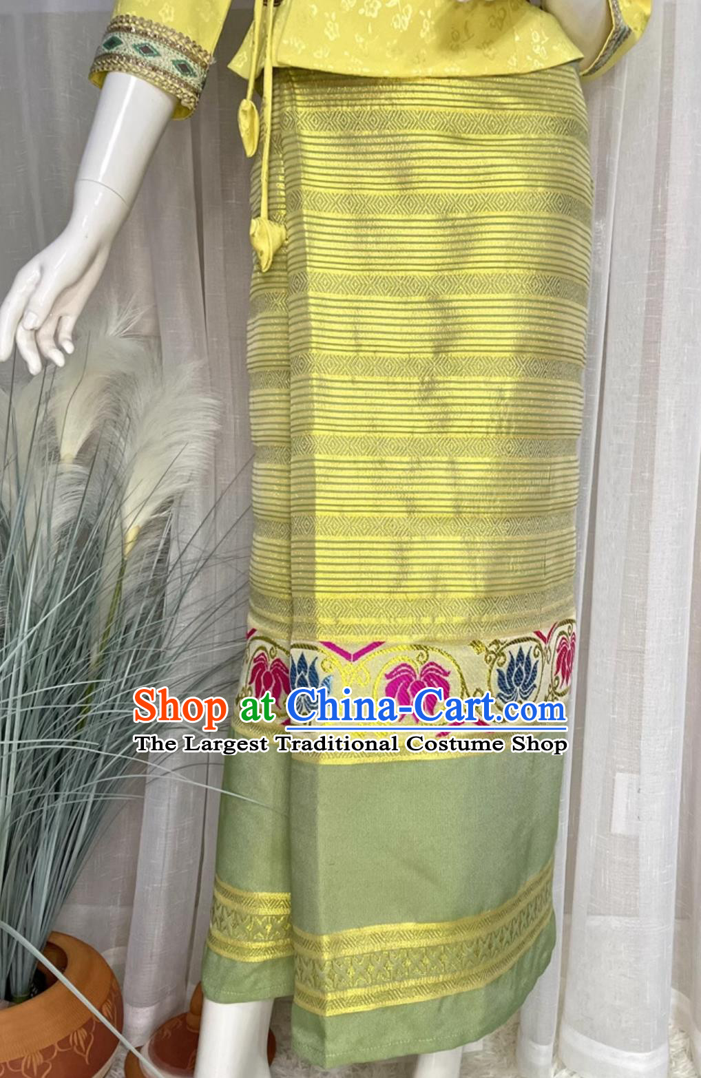 China Xishuangbanna Folk Dance Clothing Thailand Traditional Yellow Shirt and Skirt Dai Ethnic Water Splashing Festival Set