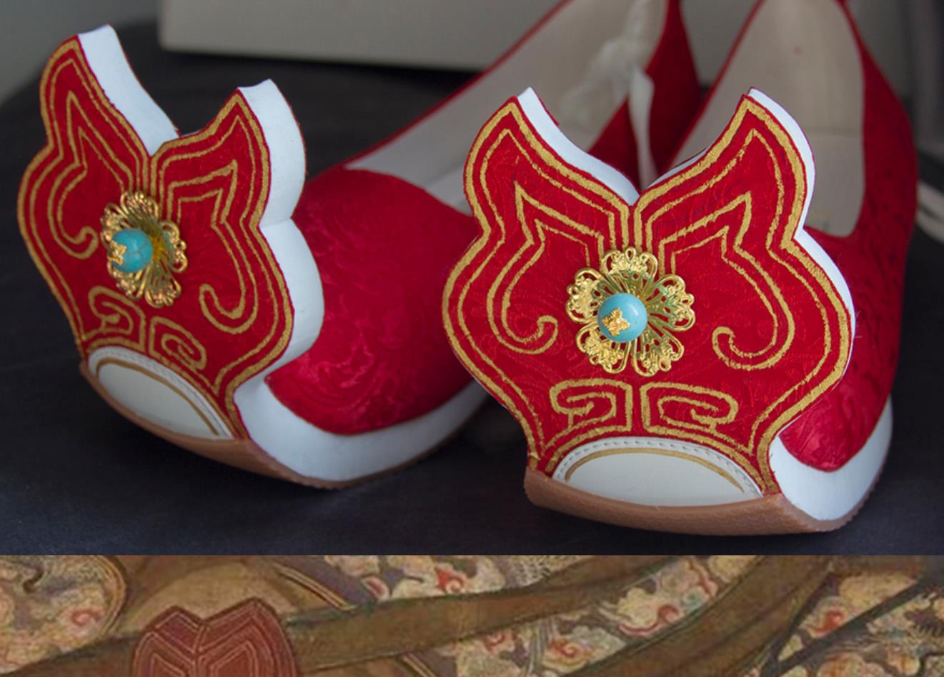 Ancient Chinese Empress Red Shoes Handmade China Tang Dynasty Curved Toe Shoes Traditional Hanfu Stage Show Shoes