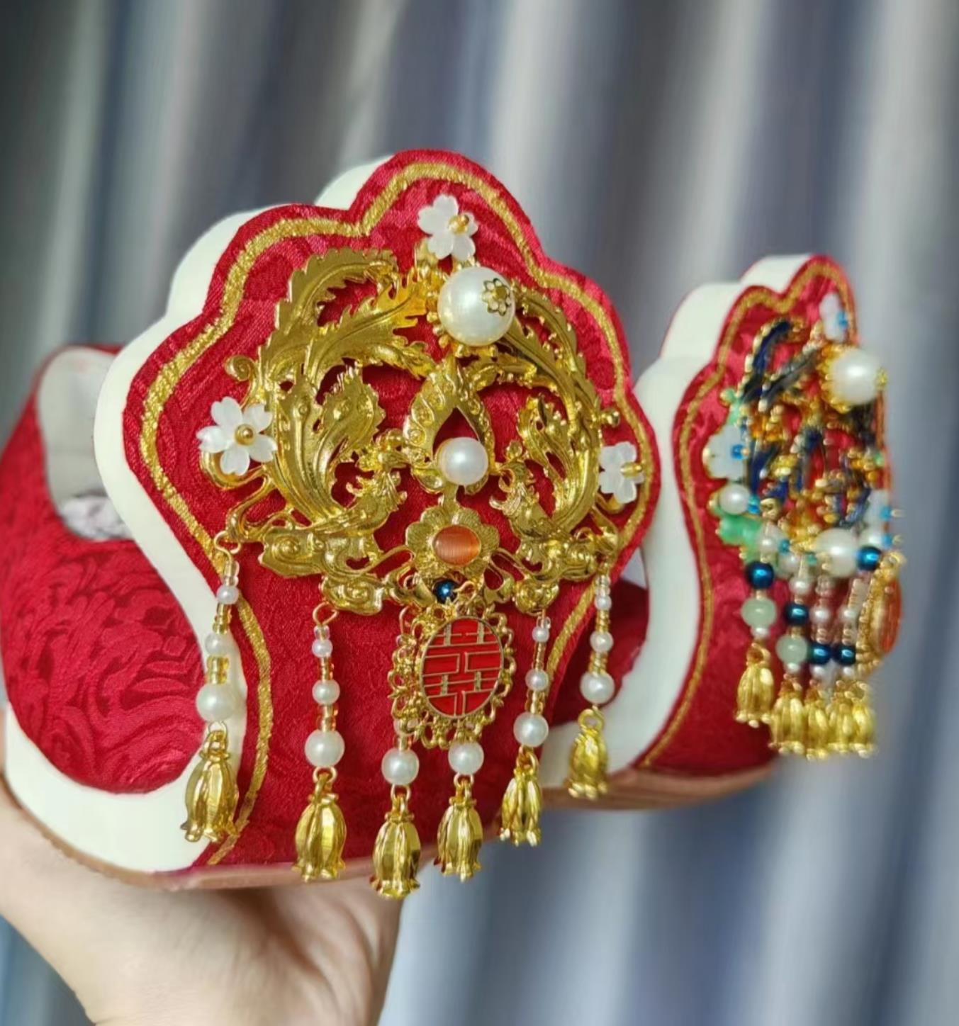 China Tang Dynasty Empress Shoes Traditional Hanfu Wedding Shoes Ancient Chinese Bride Dengyun Shoes