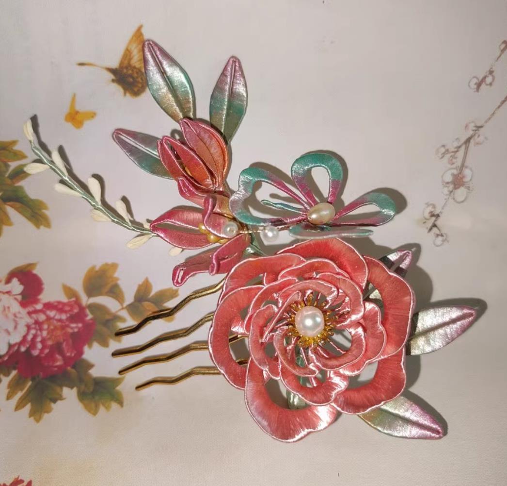 China Hanfu Hair Jewelry Handmade Intangible Cultural Heritage Pink Silk Camellia Hair Comb Traditional Chinese Ming Dynasty Hairpin