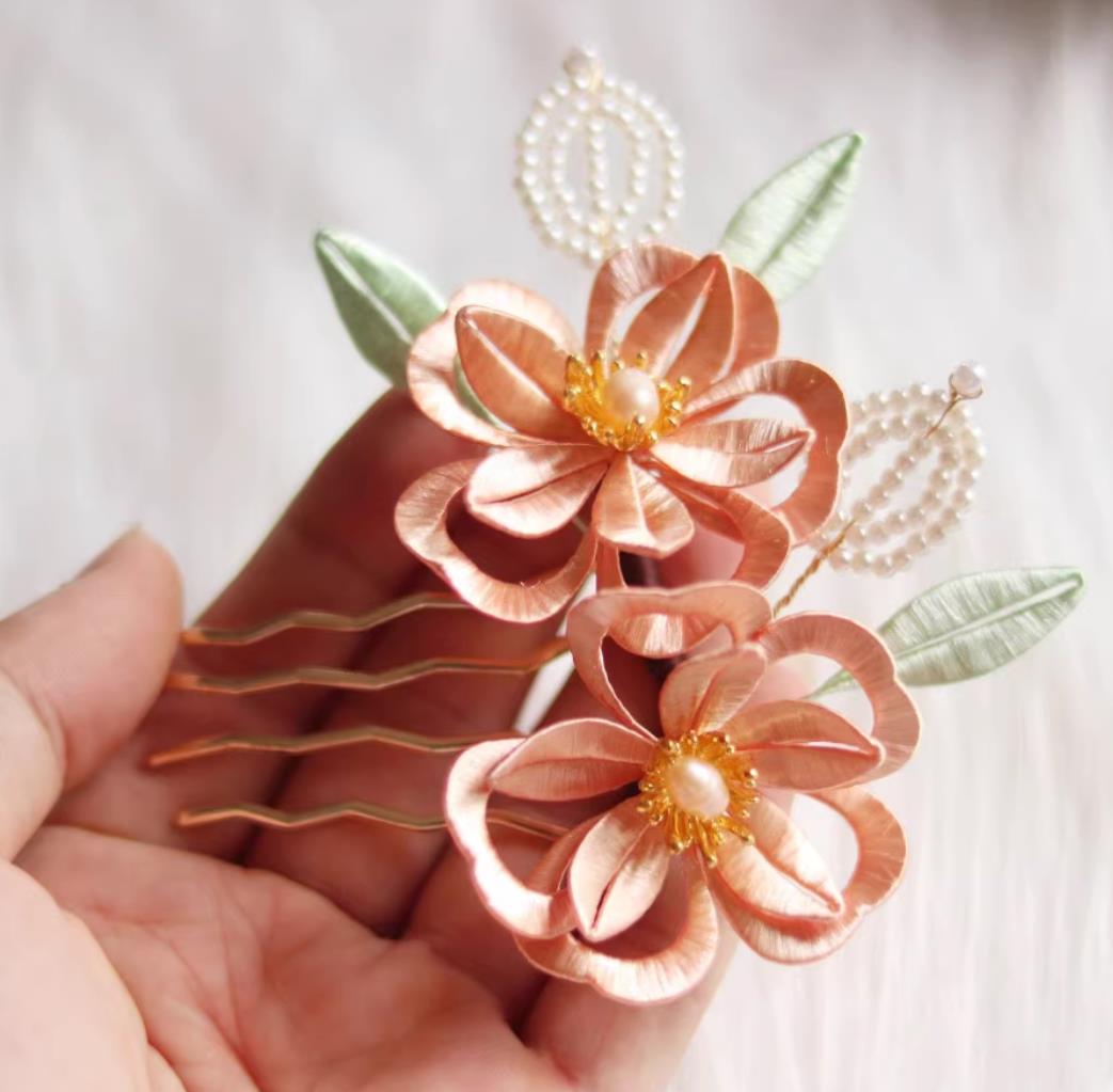 Traditional Chinese Ming Dynasty Hairpin China Hanfu Hair Jewelry Handmade Intangible Cultural Heritage Silk Peach Blossom Hair Comb