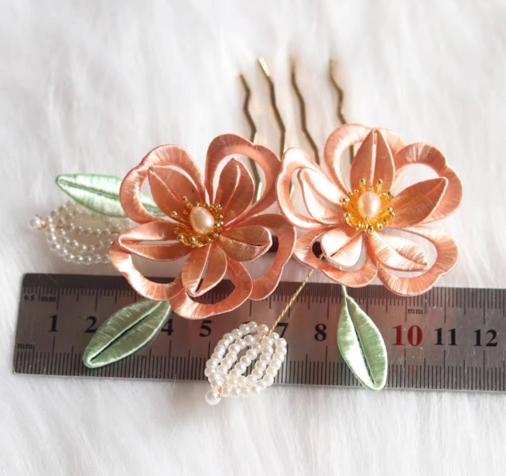 Traditional Chinese Ming Dynasty Hairpin China Hanfu Hair Jewelry Handmade Intangible Cultural Heritage Silk Peach Blossom Hair Comb