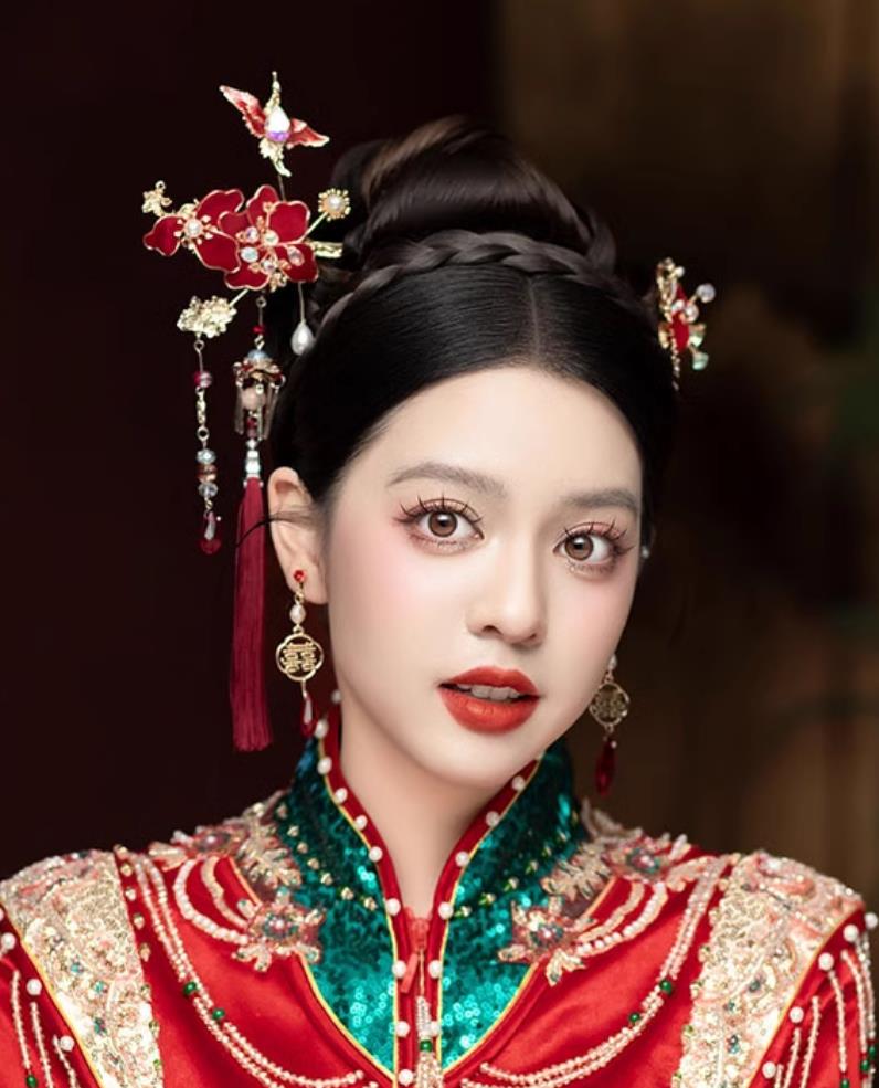 China Cheongsam Hair Jewelries Handmade Bride Hair Accessories and Earrings Traditional Chinese Wedding Red Tassel Headpieces