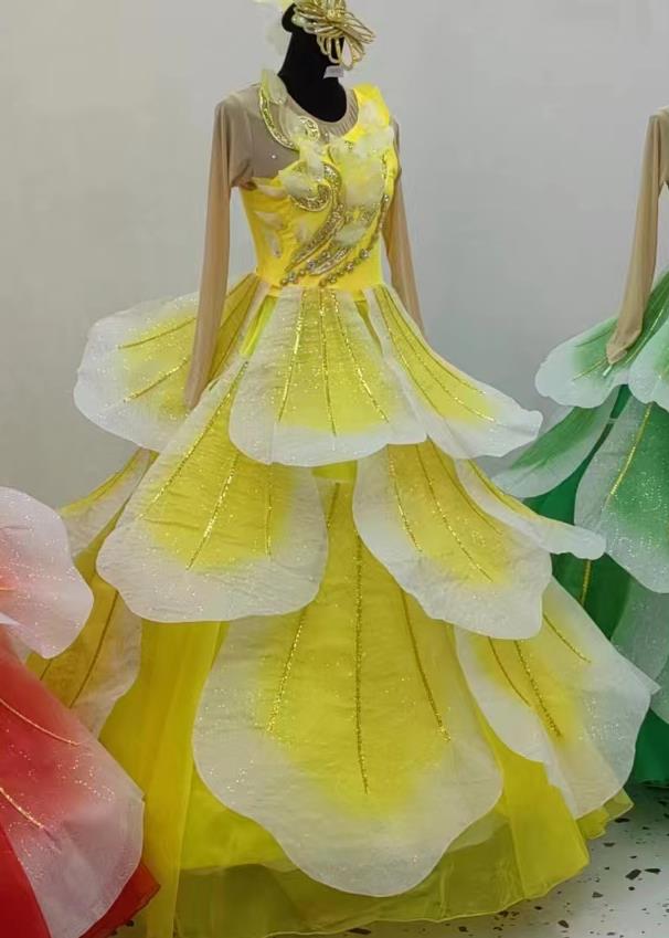 China Classical Dance Dress Women Group Stage Performance Costume Chinese Spring Festival Gala Opening Dance Yellow Flower Petal Clothing