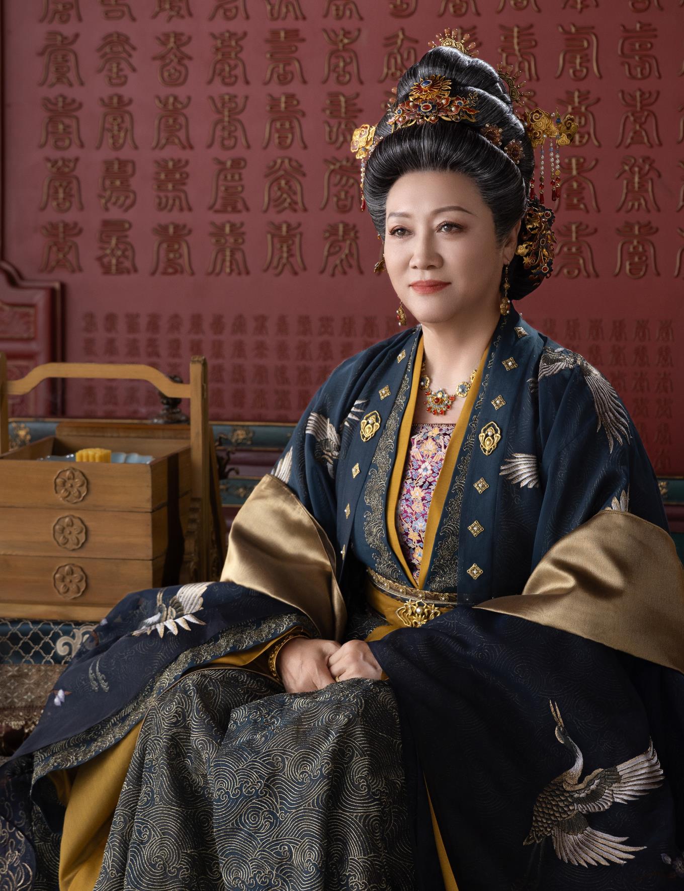 Ancient China Queen Mother Clothing Chinese TV Series Blossoms in Adversity Empress Dowager Costume