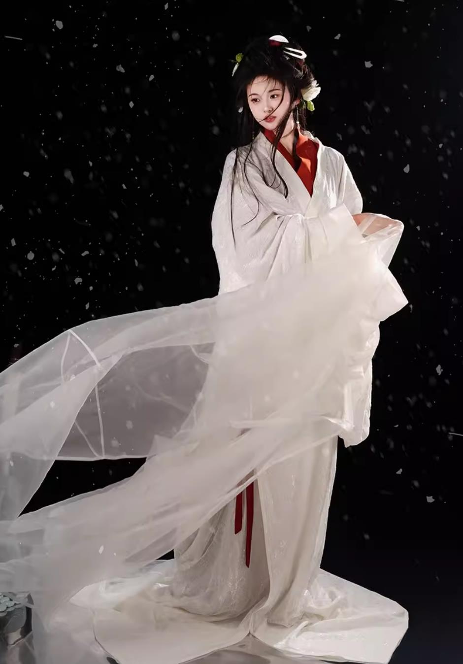 Traditional Hanfu Warring States Robe Ancient China Court Woman White Lace Dress Chinese Travel Photography Princess Clothing