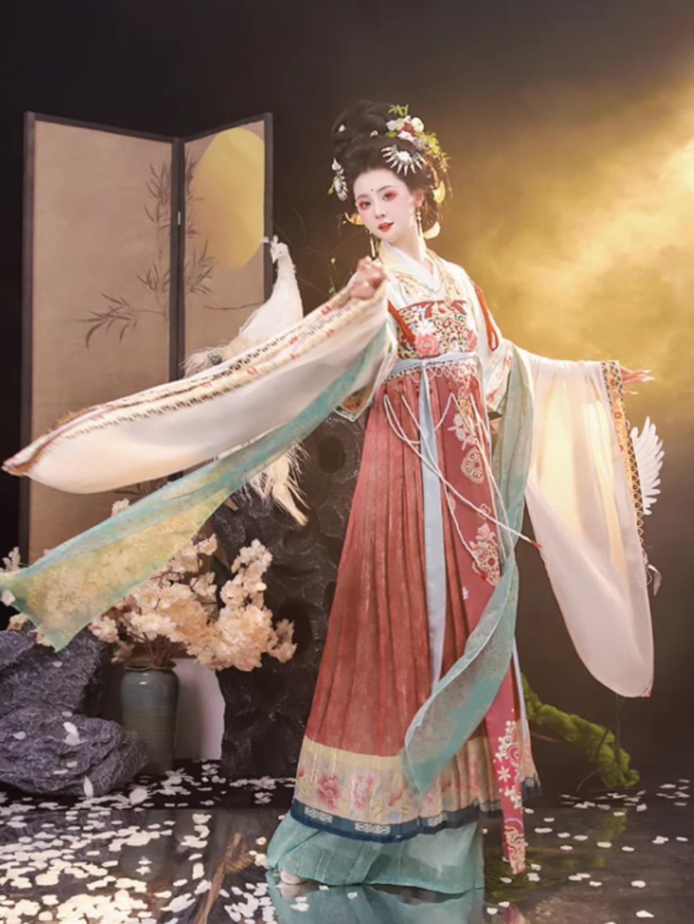 Ancient China Court Woman Costume Traditional Hanfu Clothing Chinese Tang Dynasty Empress Dress Complete Set