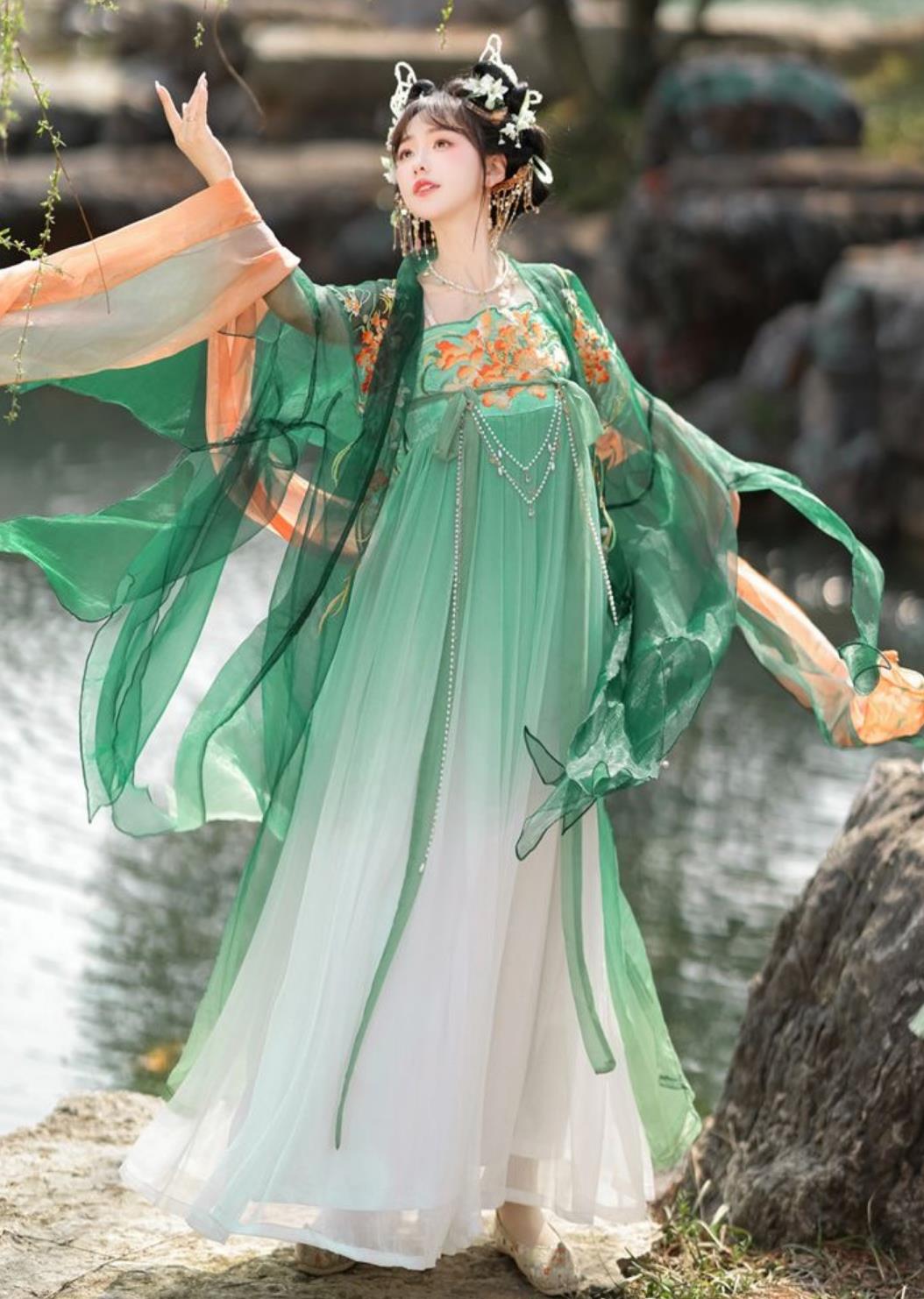 Chinese Tang Dynasty Royal Princess Green Dress Ancient China Fairy Costume Traditional Hanfu Clothing