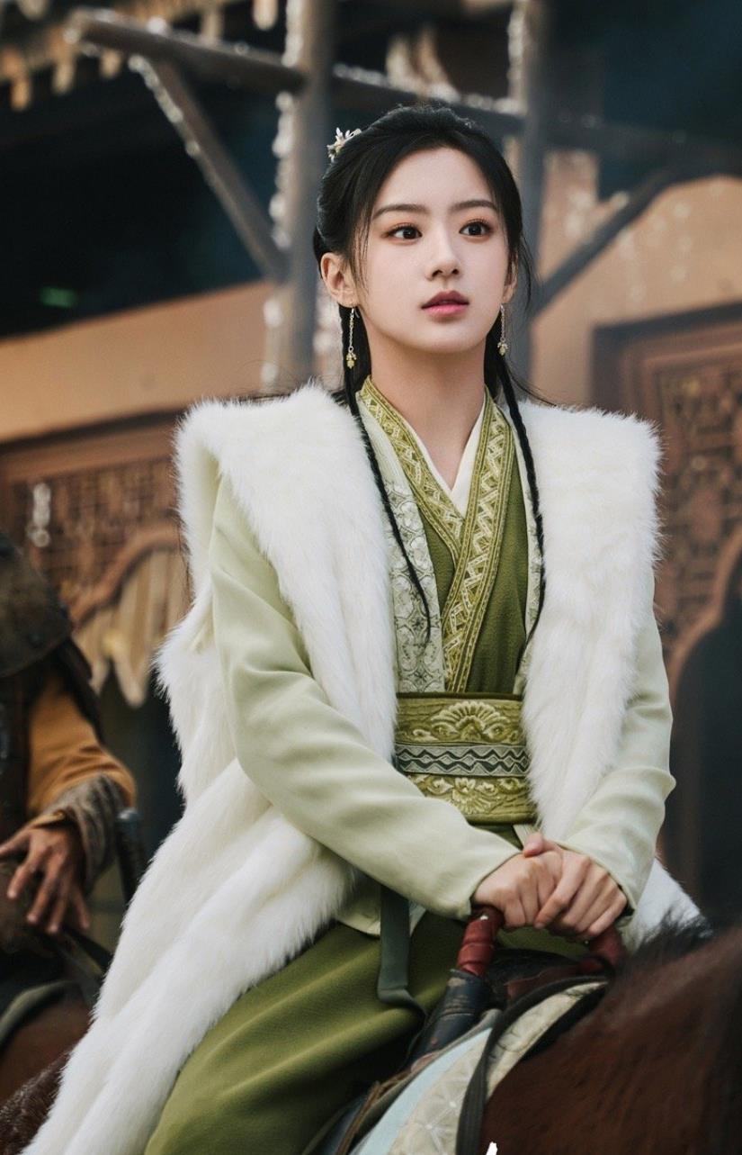 Ancient China Swordswoman Dresses Chinese TV Series The Legend of Heros Heroine Huang Rong Clothing