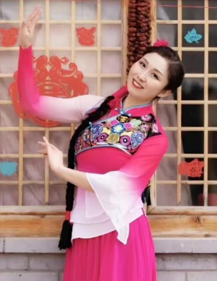 China Fan Dance Clothing Chinese Folk Dance Yangko Costume Women Group Performance Pink Outfit