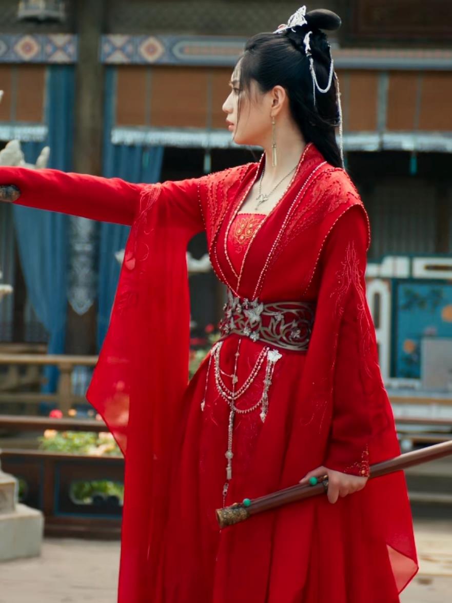 Ancient China Noble Lady Clothing Chinese TV Drama Dashing Youth Chivalrous Woman Li Xin Yue Garment Costume