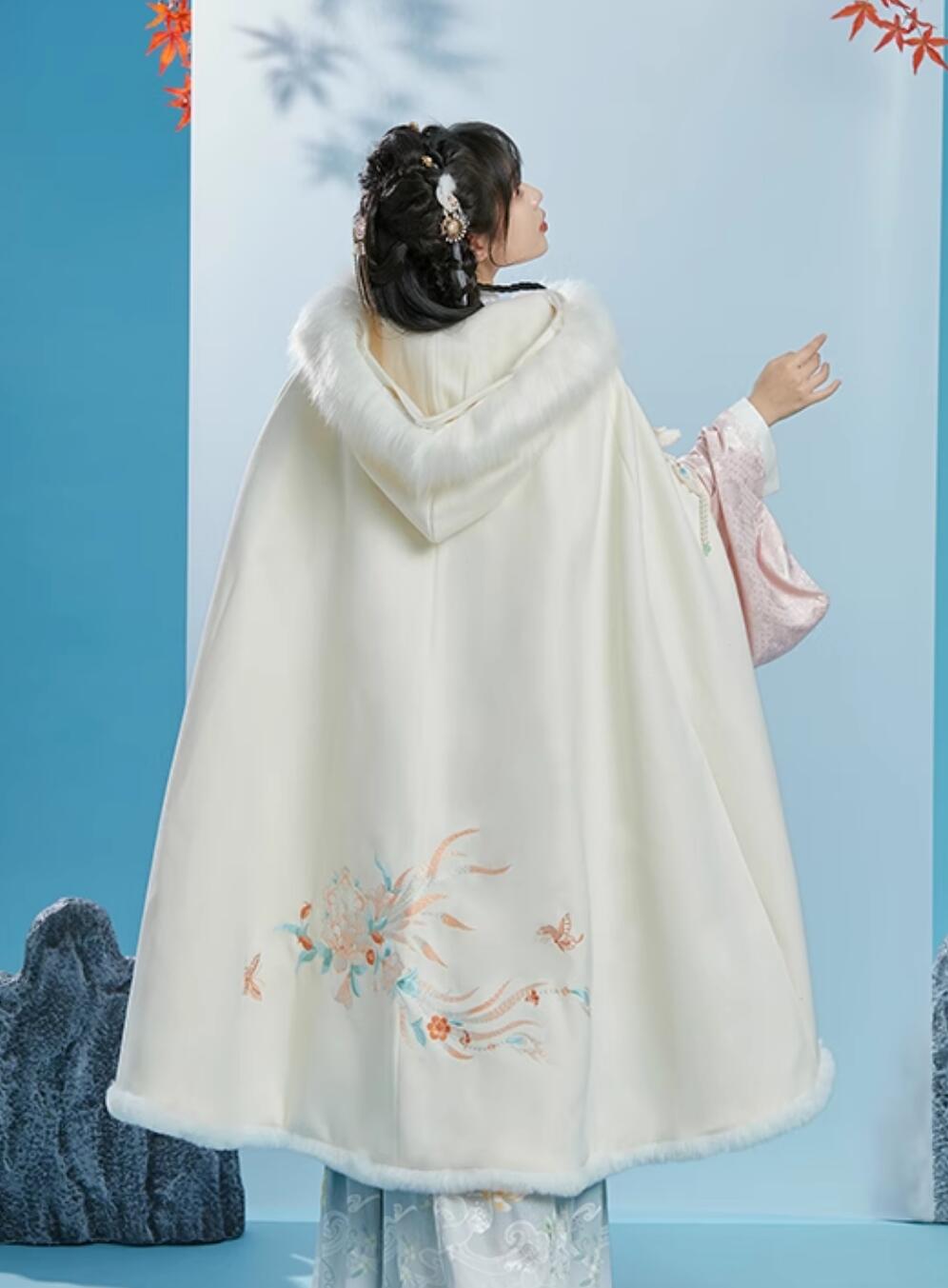 Chinese Embroidered Warm Cloak Winter Traditional Hanfu Cape Ancient China Princess Mantle Costume