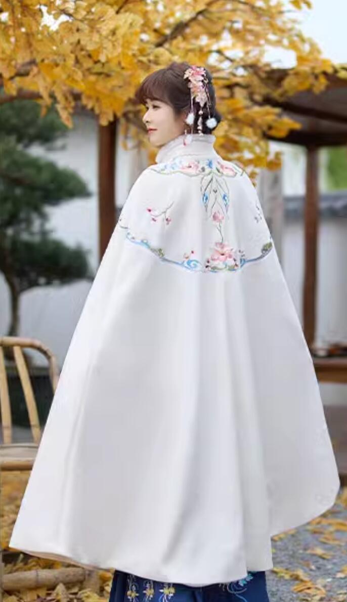 Ancient China Princess Mantle Costume Chinese Embroidered Warm Cloak Winter Traditional Hanfu Cape