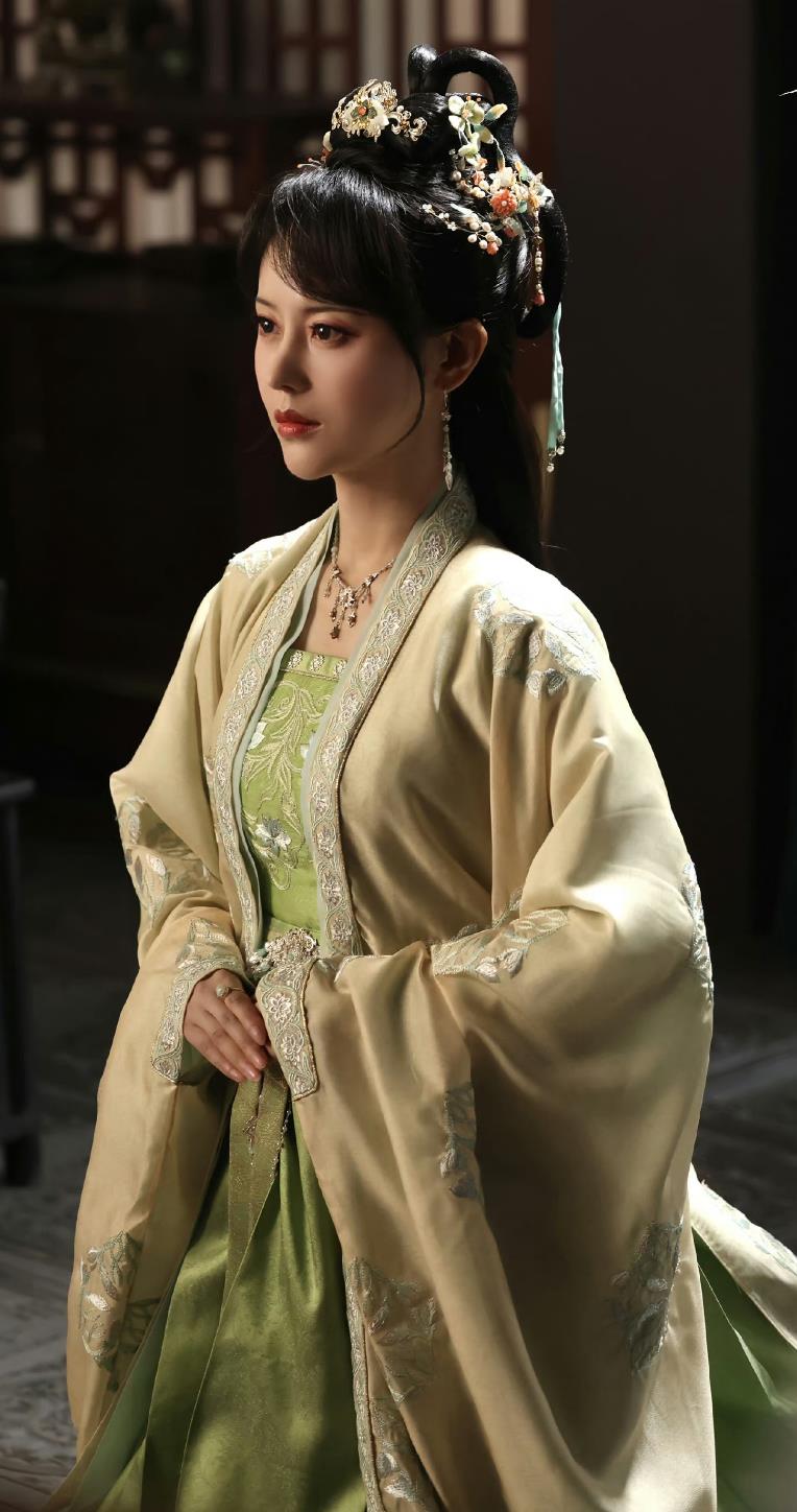 Ancient China Noble Lady Clothing Chinese TV Drama Story of Kunning Princess Xue Shu Light Green Dresses