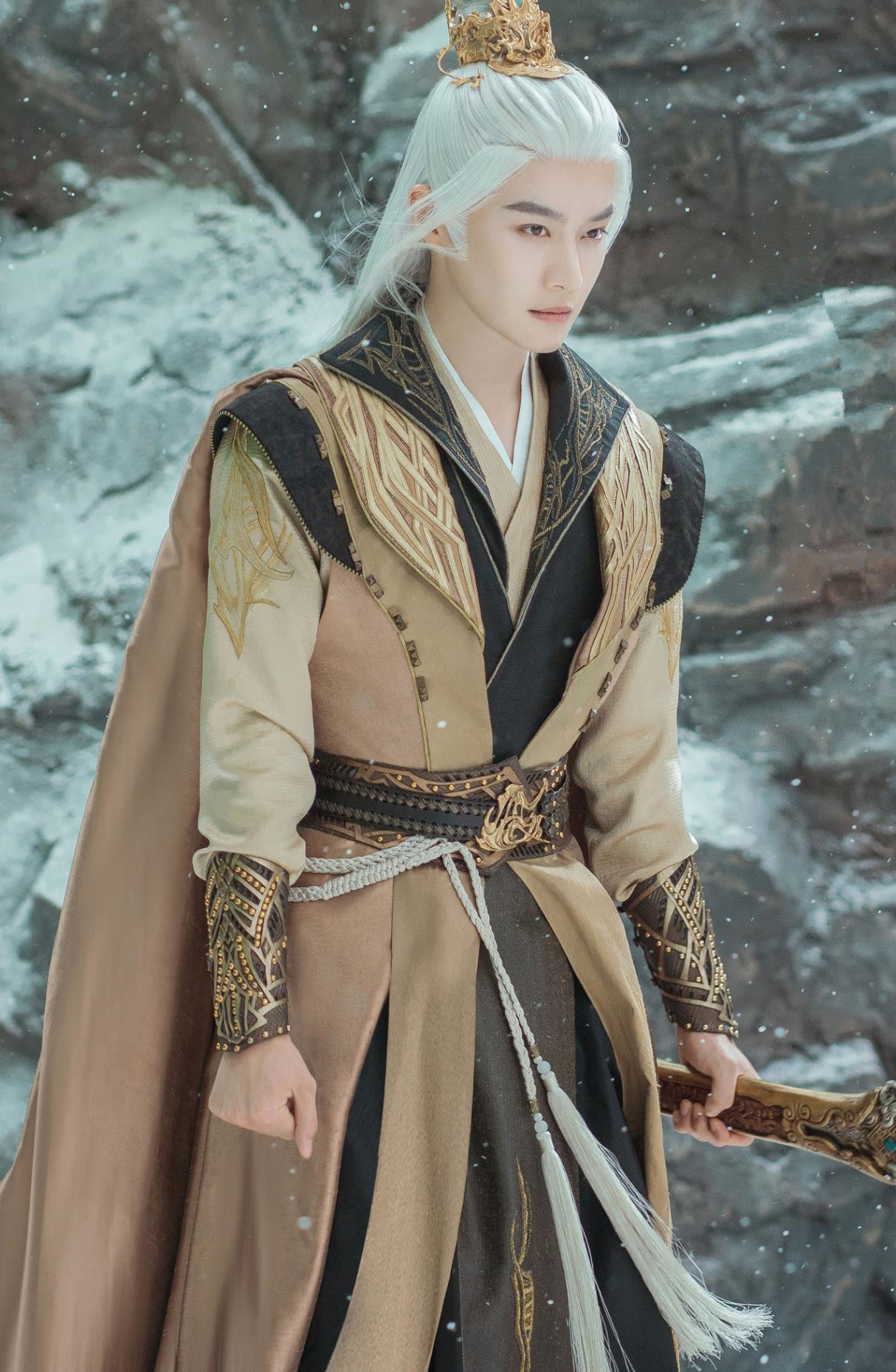 Chinese Drama Dashing Youth White Hair Master Costume Ancient China Super Hero Clothing