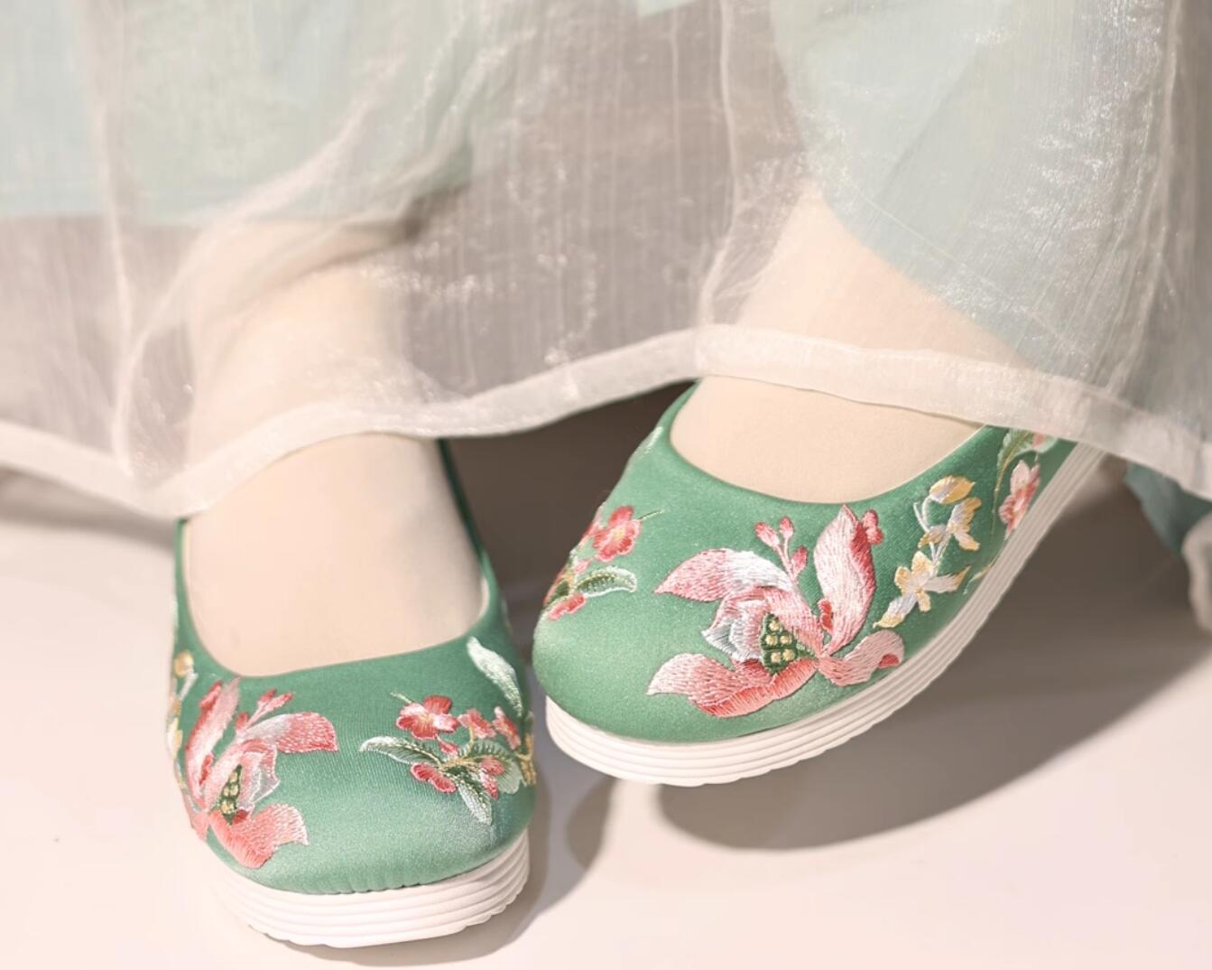 Chinese Classical Embroidered Shoes Handmade Green Satin Shoes Traditional Hanfu Shoes