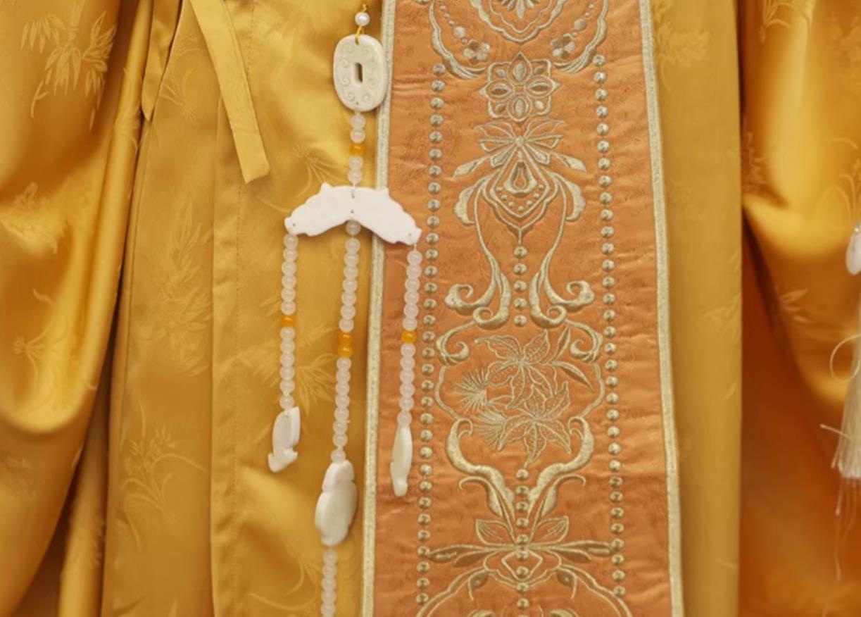 Traditional Chinese Clothing Hanfu Yellow Warring States Robe Ancient Princess Embroidery Costume