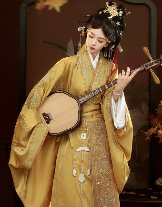 Traditional Chinese Clothing Hanfu Yellow Warring States Robe Ancient Princess Embroidery Costume