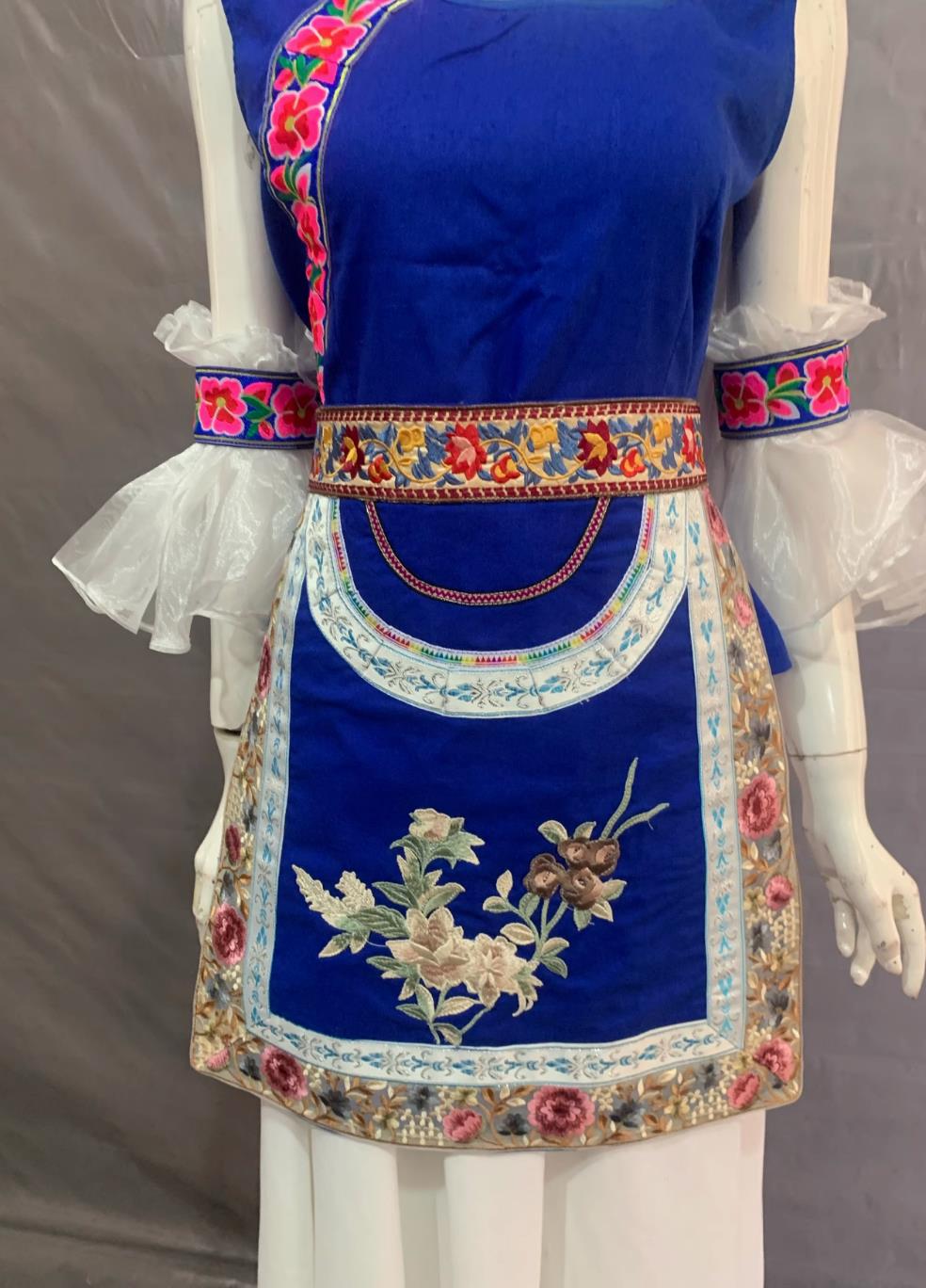 Chinese Minority Performance Attire Yunnan Dali Bai Ethnic Costume Golden Flower Dance Dress