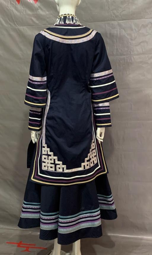 Liangshan Yi Ethnic Clothing Chinese Yi Performance Dress Embroidery Folk Dance Costume