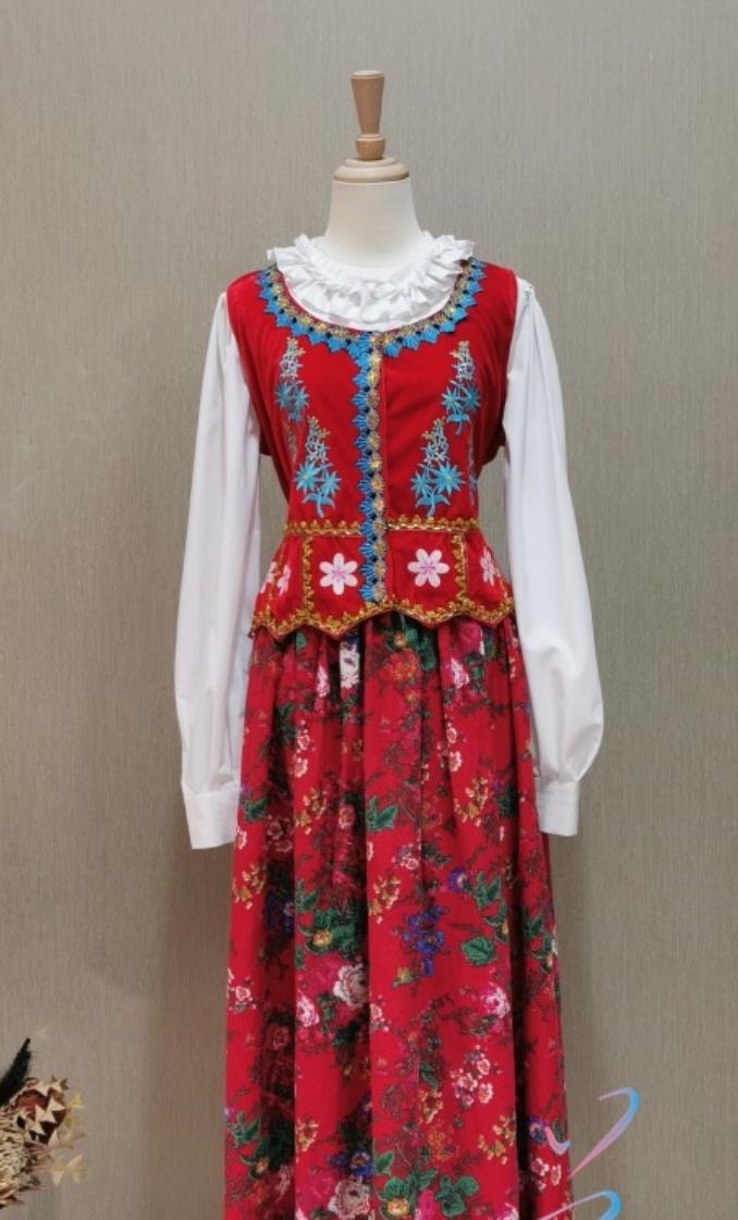 Nordic Traditional Costume Dutch Swiss Women Dress Fashion Show Performance Attire