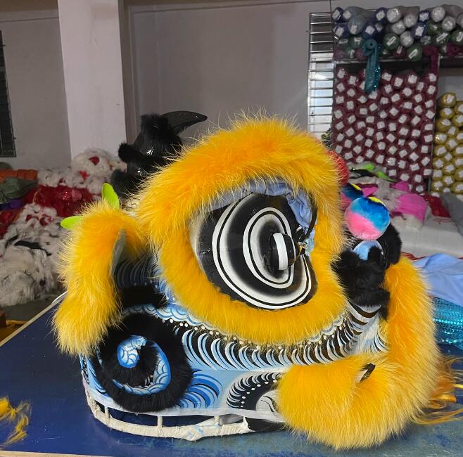Golden Wool Traditional Celebration Lion Dance Costumes Chinese Dancing Lion Fut San Lion Head Complete Set