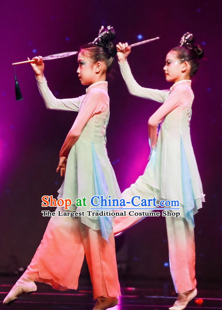 Female Classical Dance Attire Elegant Beauty In Both Light And Bold Makeup Repertoire Jiaozhou Yangko Fan Dance Outfit Group Performance Costume