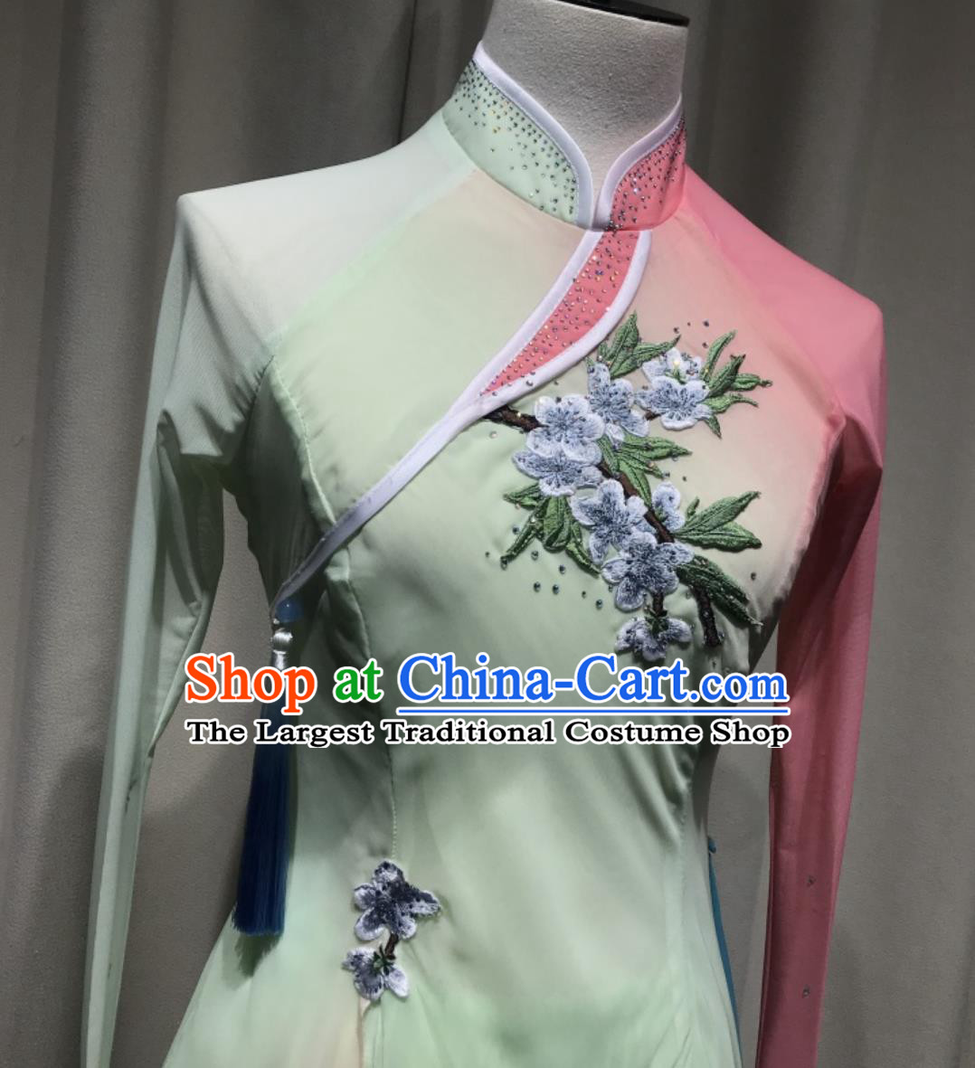 Female Classical Dance Attire Elegant Beauty In Both Light And Bold Makeup Repertoire Jiaozhou Yangko Fan Dance Outfit Group Performance Costume