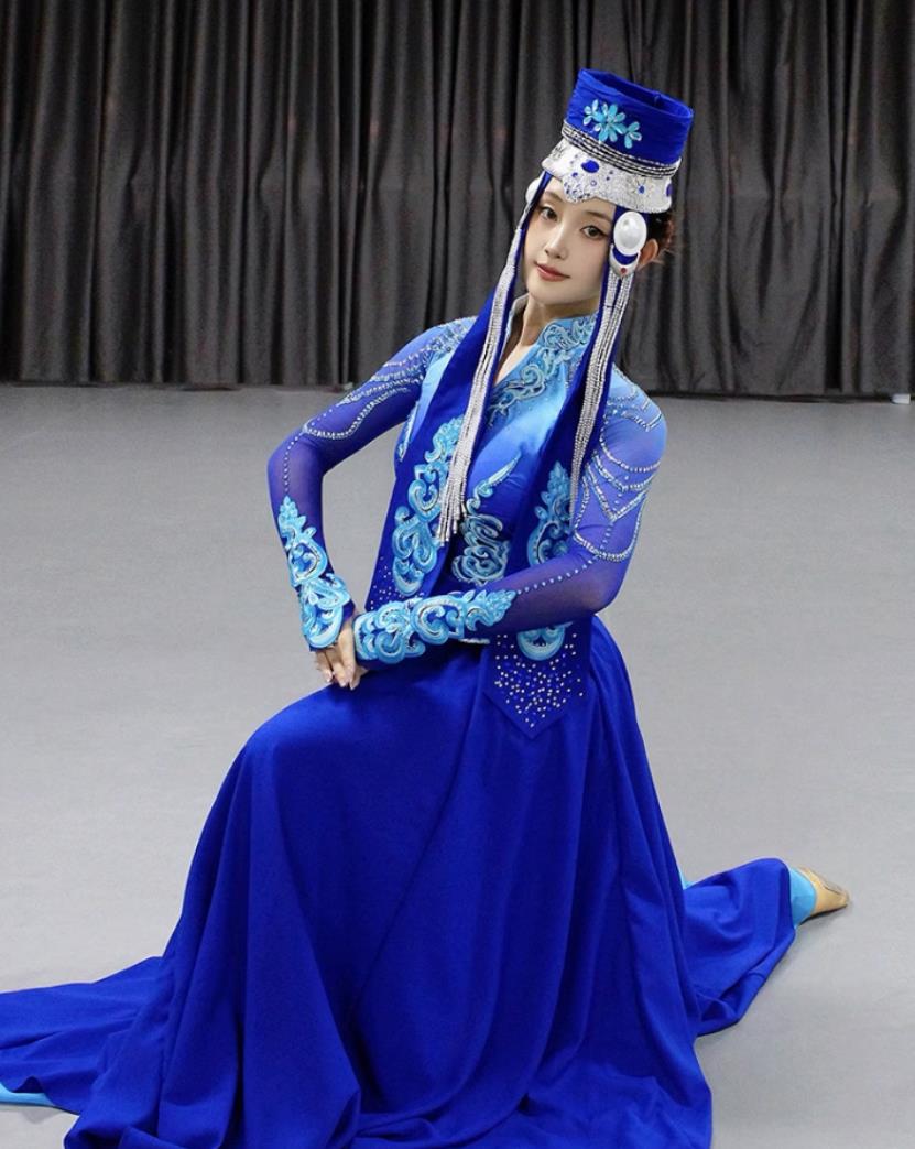 Chinese Ethnic Mongolian Dance Costume Grassland Night Beauty Performance Outfit Women Group Dance Attire