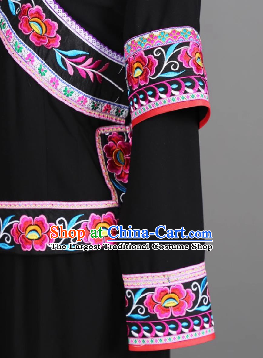 Yunnan Yi Ethnic Embroidered Costume Chinese Folk Dance Stage Performance Attire Women Black Dance Outfit