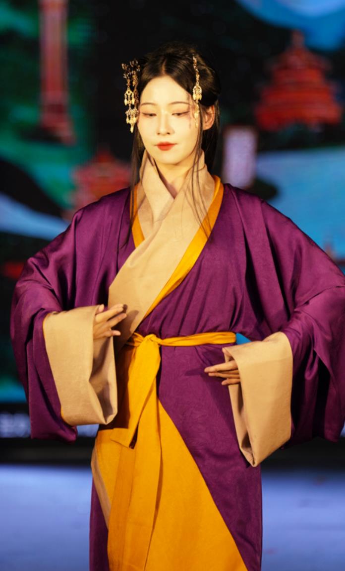 Purple Han Dynasty Quju Hanfu Winding Robe Dress Traditional Chinese Costumes Historical Reproduction Clothing