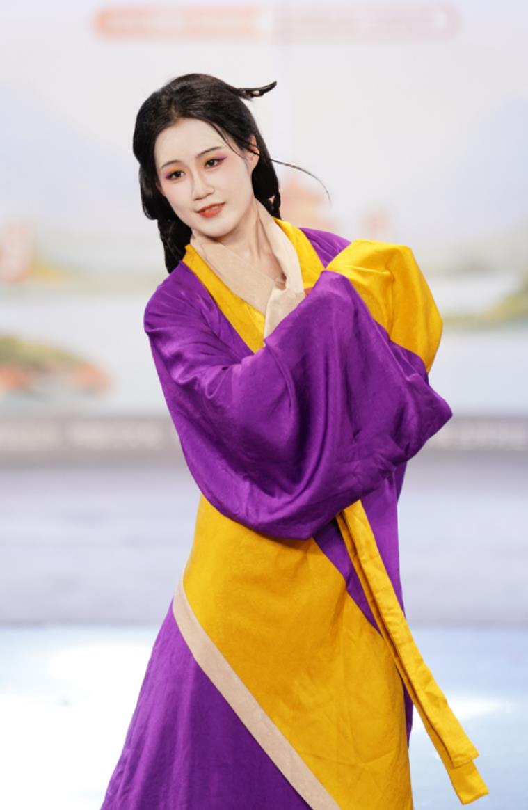Purple Han Dynasty Quju Hanfu Winding Robe Dress Traditional Chinese Costumes Historical Reproduction Clothing